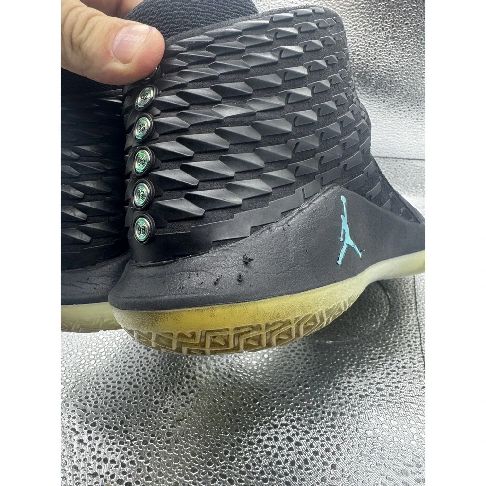 Size 10.5 - Air Jordan 32 Black Cat AA1253-003
